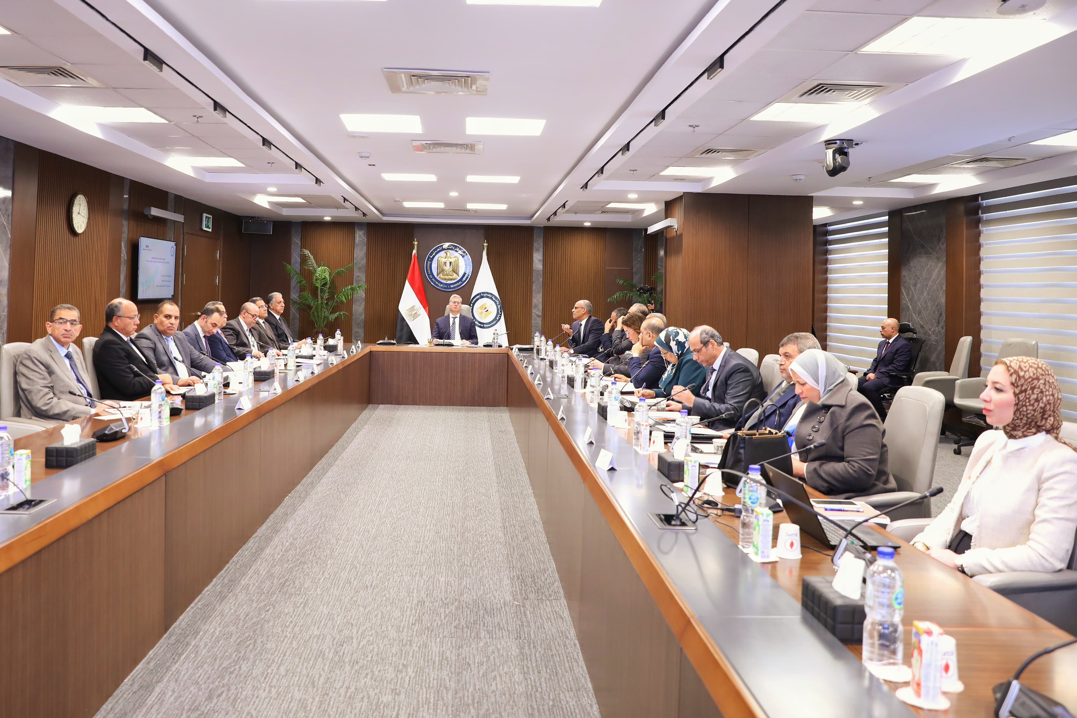 رئيس المصرية القابضة للبتروكيماويات : 10 مشروعات تحت التنفيذ و 20 منتجا صناعيا جديدا